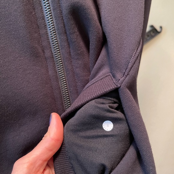 Lululemon jacket - Picture 9 of 9
